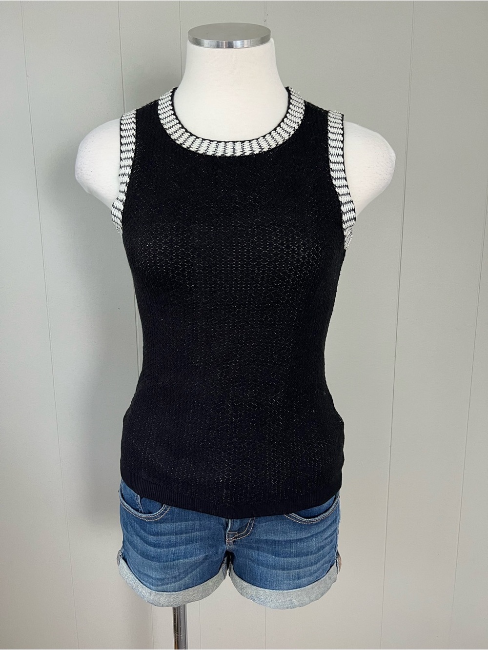 Ann Taylor Petite Black Knit Sleeveless Sweater Tank Contrast Trim XSP